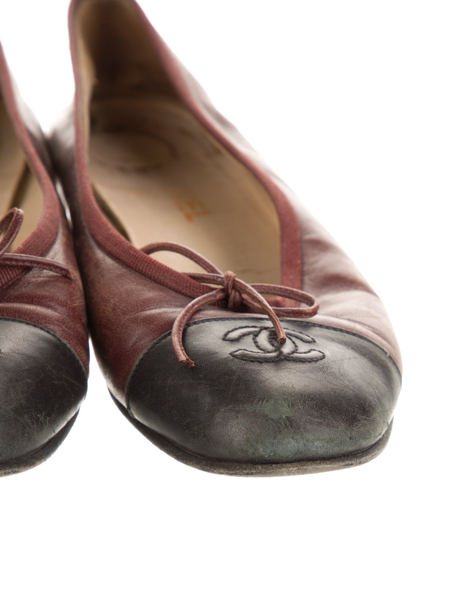 Chanel Interlocking CC Logo Leather Ballet Flats